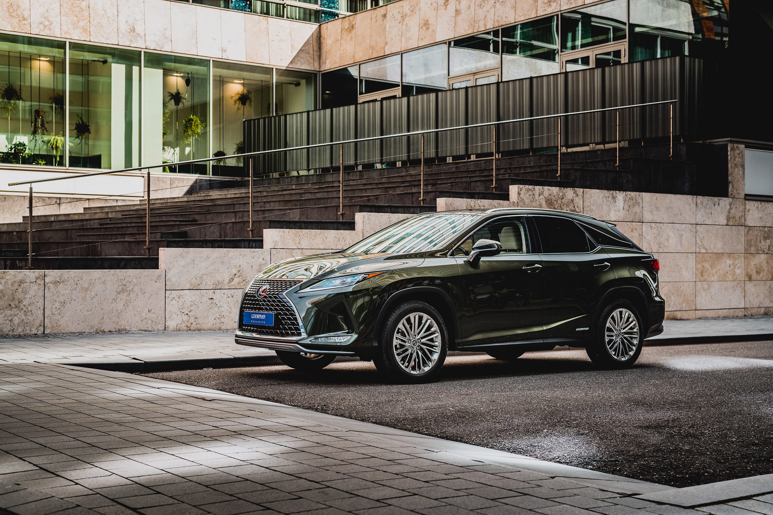 Lexus RX | Radiating Luxury | Ervaar het zelf bij Louwman Exclusive