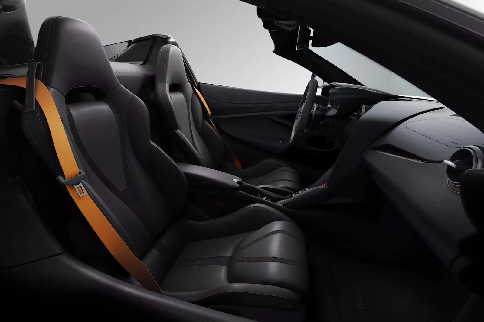 2024-mclaren-750s-spider-front-seats-carbuzz-1131421-1600