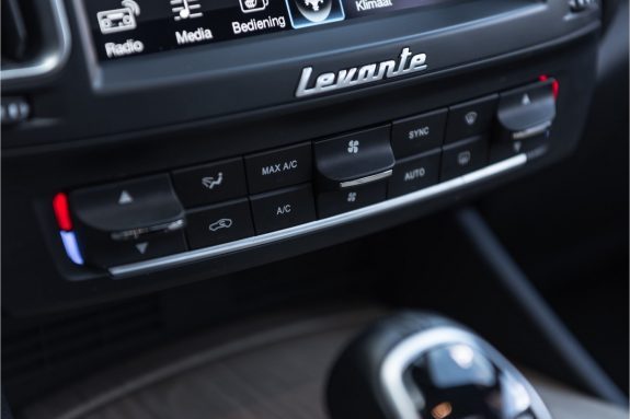 Maserati Levante 3.0 V6 D AWD | Louwman Exclusive geleverd | Sunroof | Harman Kardon | 21” Wheels – Foto 16