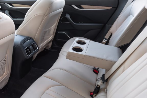 Maserati Levante 3.0 V6 D AWD | Louwman Exclusive geleverd | Sunroof | Harman Kardon | 21” Wheels – Foto 32