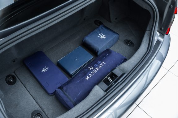Maserati GranTurismo 4.7 Sport | BOSE | F1 | Grigio Alfieri | Comfort Seats | – Foto 9