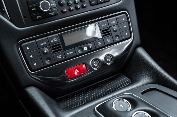 Maserati GranTurismo 4.7 Sport | BOSE | F1 | Grigio Alfieri | Comfort Seats | – Foto 22