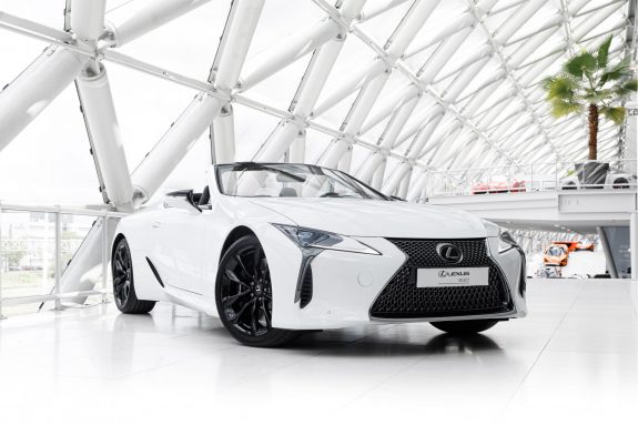 Lexus LC Convertible 500 | 5.0L V8 464PK | Mark Levinson | – Foto