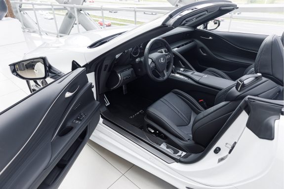 Lexus LC Convertible 500 | 5.0L V8 464PK | Mark Levinson | – Foto 3