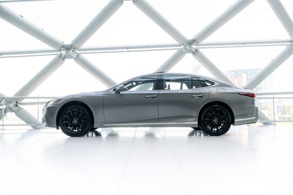 Lexus LS 500h AWD President Line | Ottoman rear seats | Panoramic view | Sunroof | – Foto 38