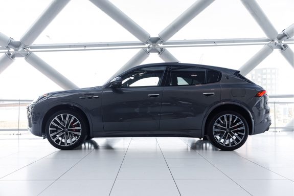 Maserati Grecale 2.0 MHEV Modena | Air Suspension | Driver Assistance Pack Plus | Sunroof | – Foto 6