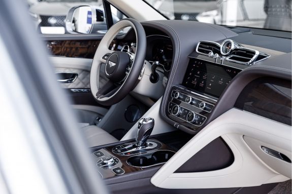Bentley Bentayga 4.0 V8 | First Edition | Mulliner Driving Spec | PANO | 11-2020 – Foto 8