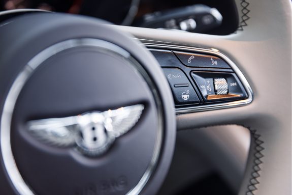 Bentley Bentayga 4.0 V8 | First Edition | Mulliner Driving Spec | PANO | 11-2020 – Foto 16