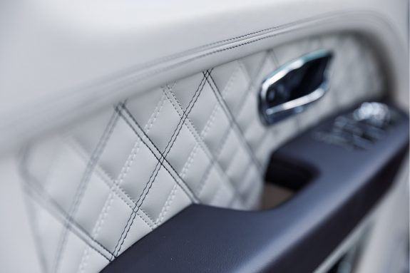 Bentley Bentayga 4.0 V8 | First Edition | Mulliner Driving Spec | PANO | 11-2020 – Foto 19