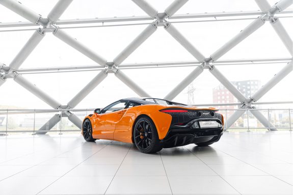 McLaren Artura 3.0 V6 Plug-in | Performance | 680pk | MSO Black Pack | – Foto 2