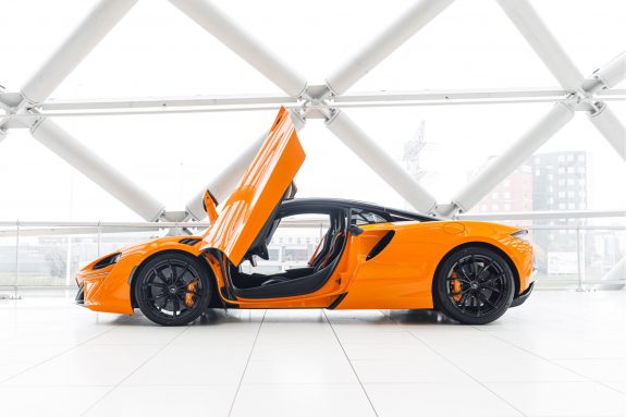McLaren Artura 3.0 V6 Plug-in | Performance | 680pk | MSO Black Pack | – Foto 6