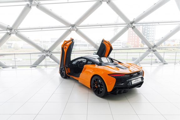 McLaren Artura 3.0 V6 Plug-in | Performance | 680pk | MSO Black Pack | – Foto 10