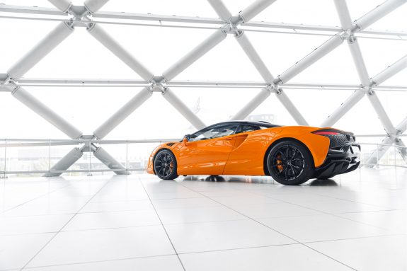 McLaren Artura 3.0 V6 Plug-in | Performance | 680pk | MSO Black Pack | – Foto 14