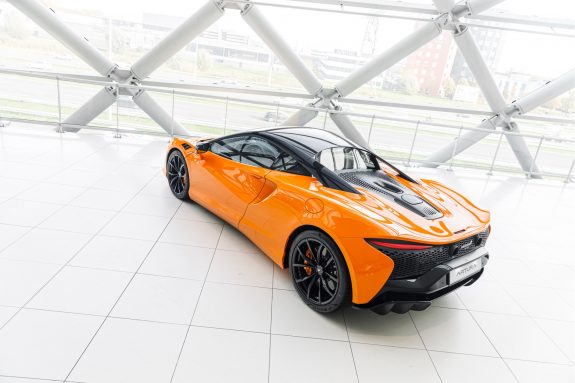 McLaren Artura 3.0 V6 Plug-in | Performance | 680pk | MSO Black Pack | – Foto 15