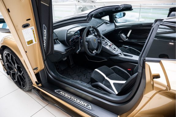 Lamborghini Aventador 6.5 V12 SVJ Roadster | Carbon Roof | Oro Elios | 1/800 | – Foto 3
