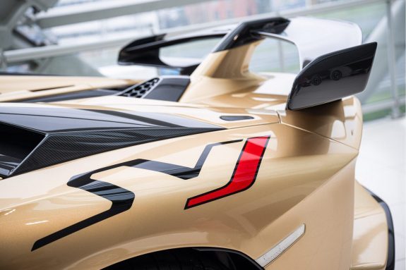 Lamborghini Aventador SVJ Roadster | Carbon Roof | Official Service Partner Lamborghini | 1/800 | – Foto 20