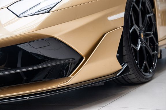 Lamborghini Aventador SVJ Roadster | Carbon Roof | Official Service Partner Lamborghini | 1/800 | – Foto 30