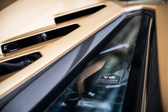 Lamborghini Aventador SVJ Roadster | Carbon Roof | Official Service Partner Lamborghini | 1/800 | – Foto 37