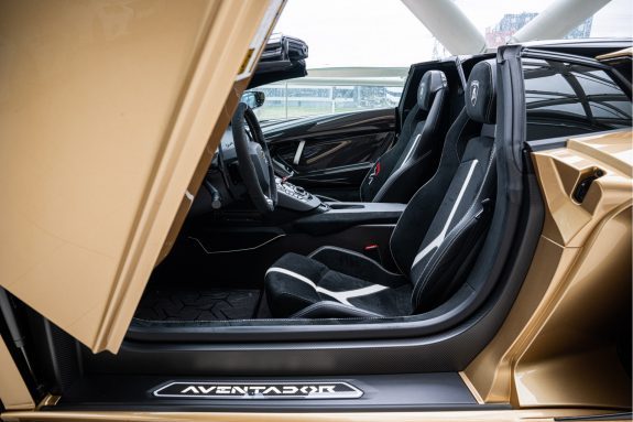 Lamborghini Aventador SVJ Roadster | Carbon Roof | Official Service Partner Lamborghini | 1/800 | – Foto 44
