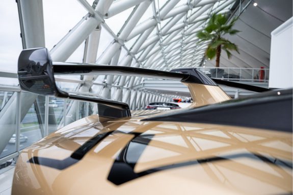 Lamborghini Aventador 6.5 V12 SVJ Roadster | Carbon Roof | Oro Elios | 1/800 | – Foto 55