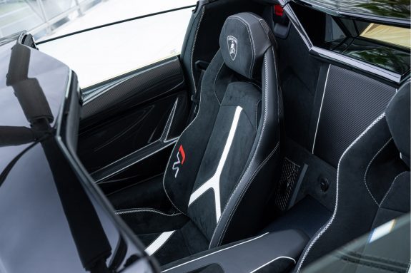 Lamborghini Aventador 6.5 V12 SVJ Roadster | Carbon Roof | Oro Elios | 1/800 | – Foto 65