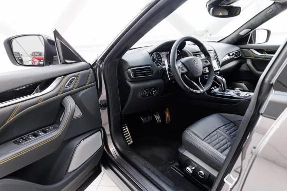 Maserati Levante Hybrid GT | Fuoriserie interior | Nerissimo Pack | Bowers & Wilkins | Sunroof | – Foto 3