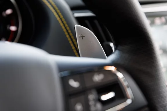 Maserati Levante Hybrid GT | Fuoriserie interior | Nerissimo Pack | Bowers & Wilkins | Sunroof | – Foto 13