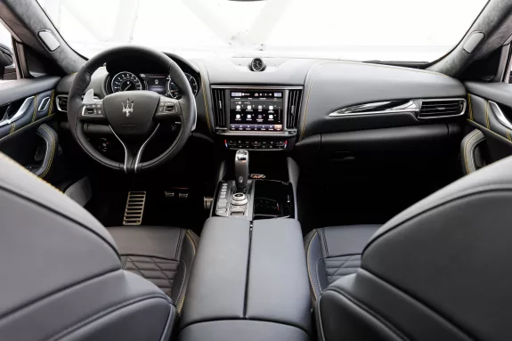 Maserati Levante Hybrid GT | Fuoriserie interior | Nerissimo Pack | Bowers & Wilkins | Sunroof | – Foto 24