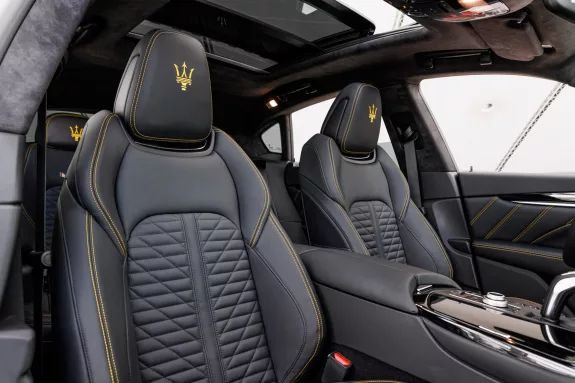 Maserati Levante Hybrid GT | Fuoriserie interior | Nerissimo Pack | Bowers & Wilkins | Sunroof | – Foto 32