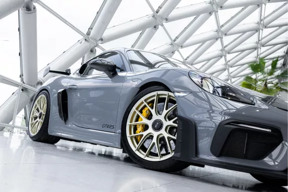 Porsche 718 GT4 RS | Weissach | Lift | Magnesium Wheels & original set | Additional alcantara parts | – Foto 56