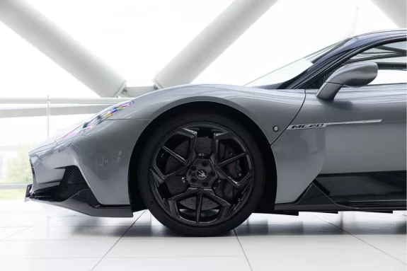 Maserati MC20 3.0 V6 | Carbon In/Exterior | Ceramic Brakes | Black Roof | E-LSD | – Foto 13