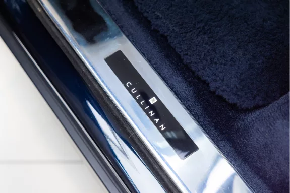 Rolls-Royce Cullinan 6.75 V12 | URBAN | Carbon | Pano | 24” | – Foto 17