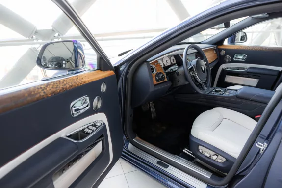 Rolls-Royce Ghost Zenith Collection #34 of 50 | Stars | Full Options | Rear entertainment | – Foto 3
