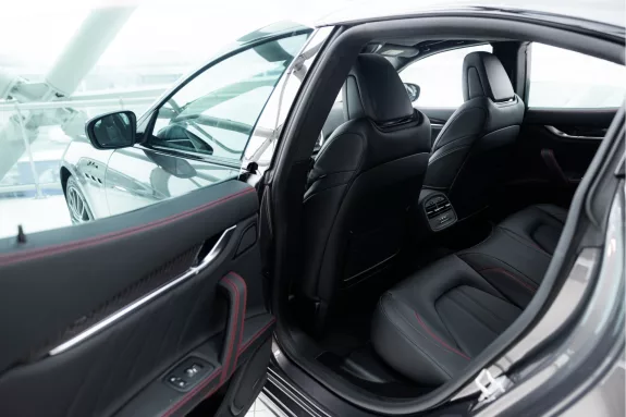 Maserati Ghibli 3.0 V6 Modena | Power Sunroof | Nerissimo Pack | Driver Assistance Pack Plus | Apple CarPlay | – Foto 34