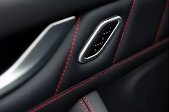 Maserati Levante 3.0 V6 Modena Edizione Finale | Driver Assistance Pack Plus |  Panorama Sunroof | 21″ Staggered Anteo Black | – Foto 14