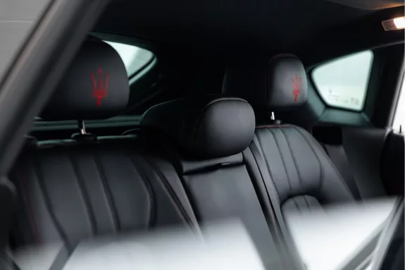 Maserati Levante 3.0 V6 Modena Edizione Finale | Driver Assistance Pack Plus |  Panorama Sunroof | 21″ Staggered Anteo Black | – Foto 65